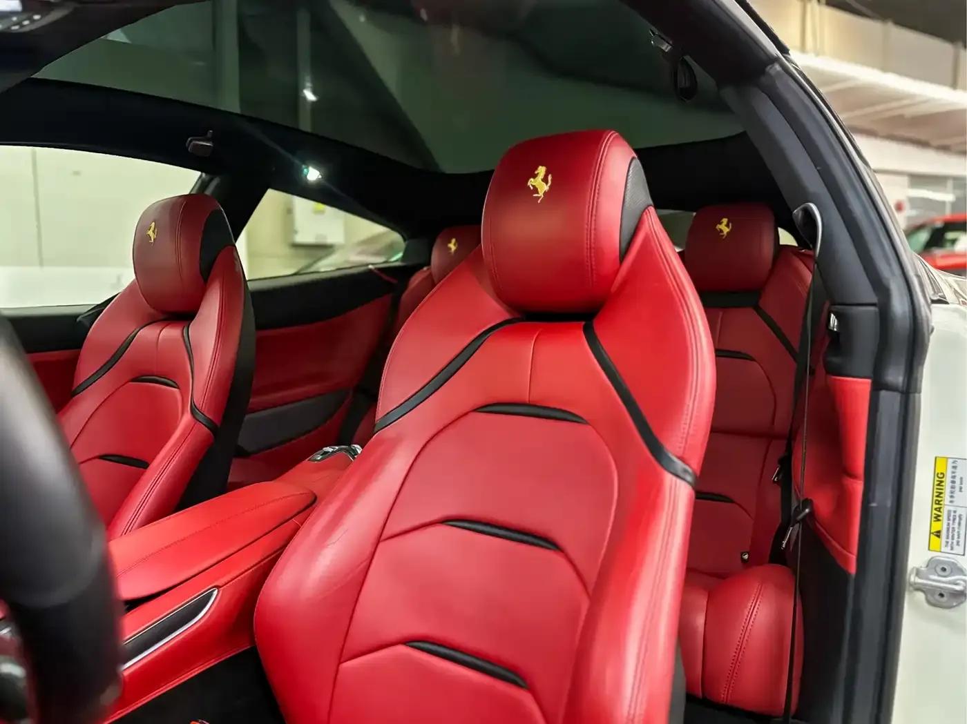 2017 GTC4Lusso 3.9T V8 — миниатюра 20
