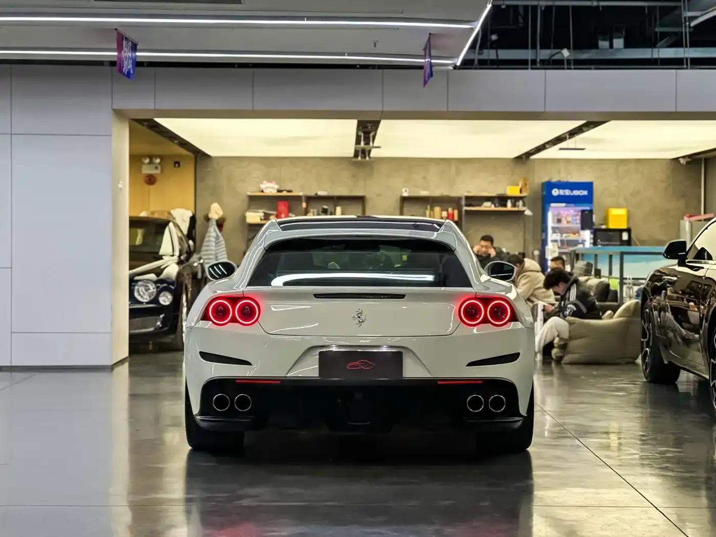 2017 GTC4Lusso 3.9T V8 — миниатюра 4