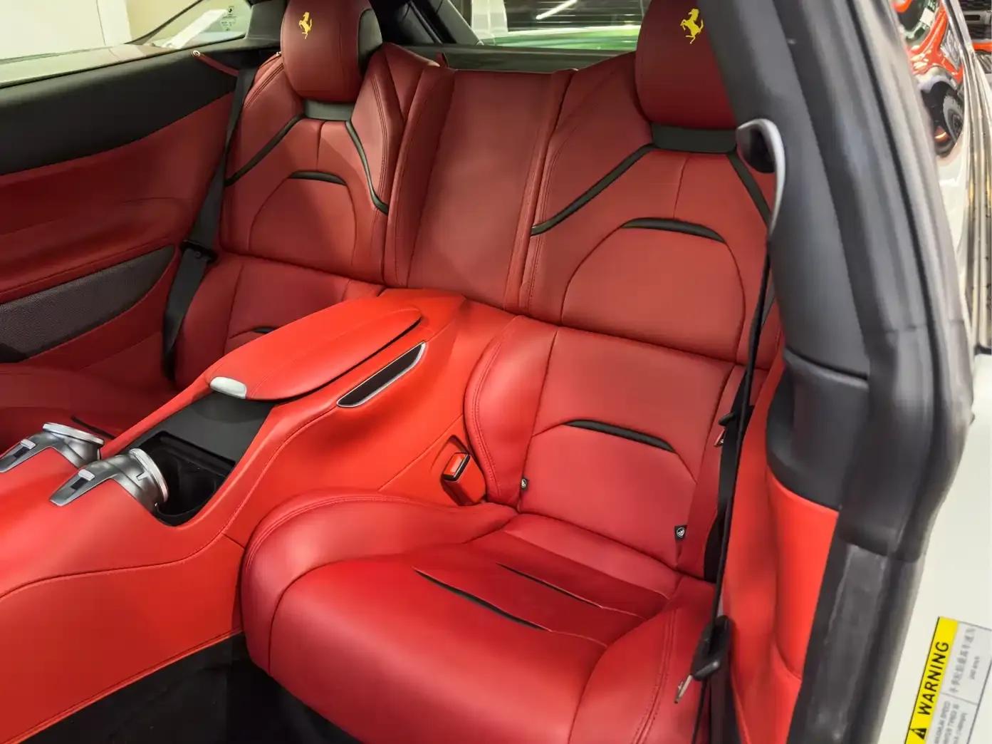 2017 GTC4Lusso 3.9T V8 — миниатюра 10