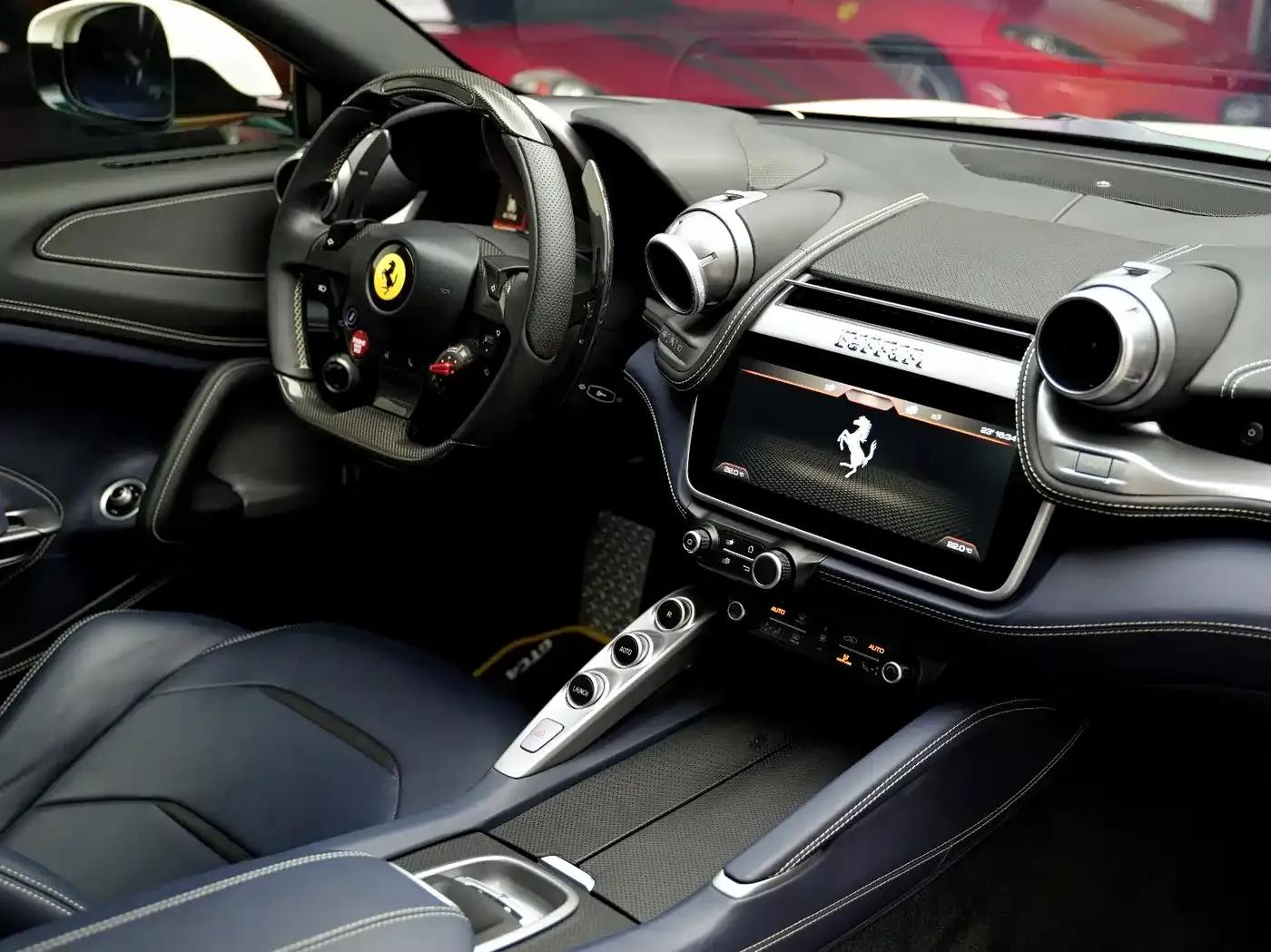 2016 GTC4Lusso 6.3L V12 — миниатюра 13