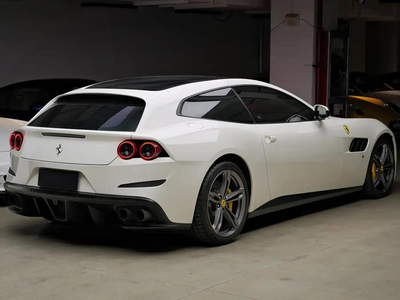 2016 GTC4Lusso 6.3L V12 — миниатюра 6