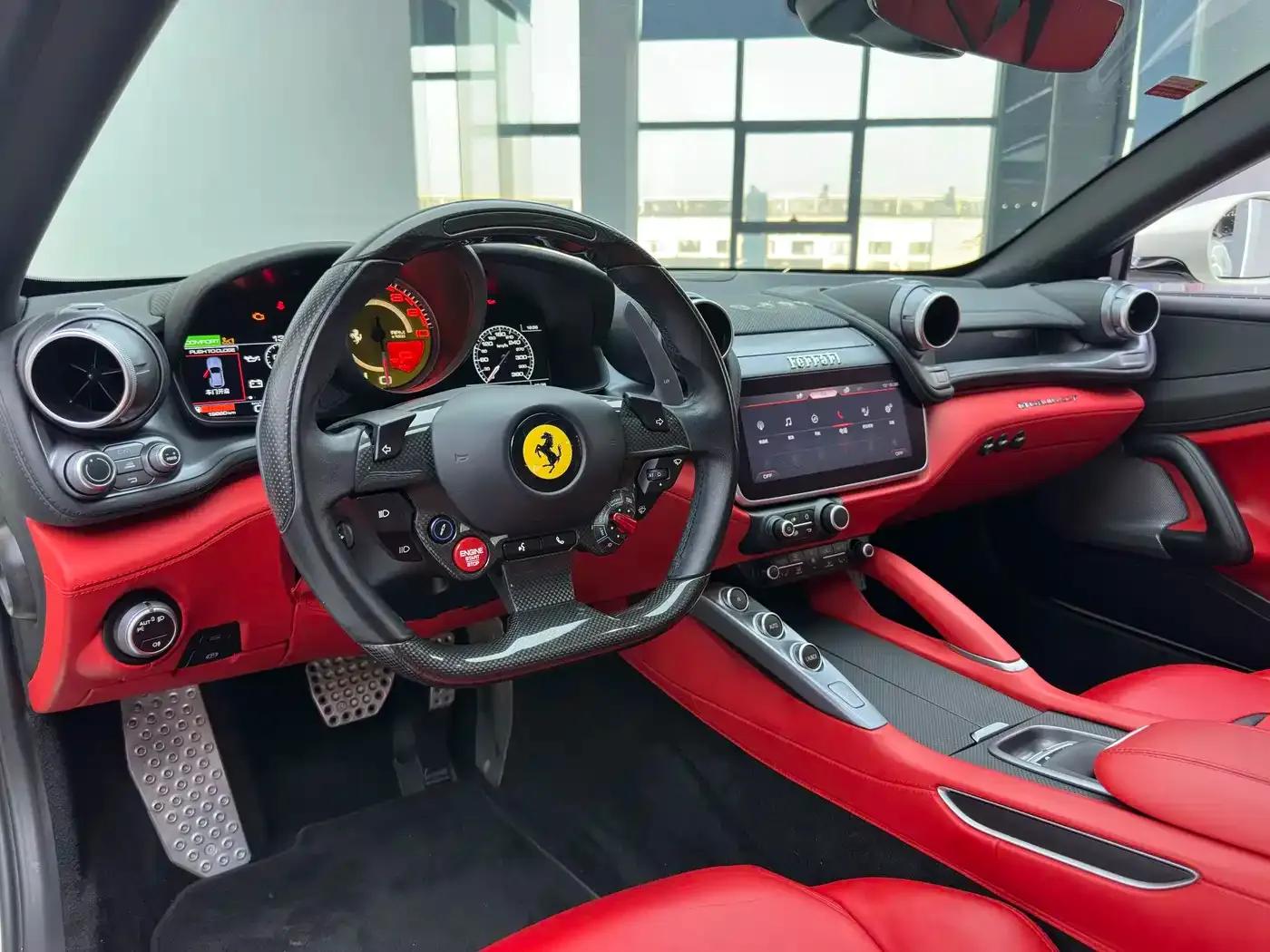 2017 GTC4Lusso 3.9T V8 — миниатюра 15