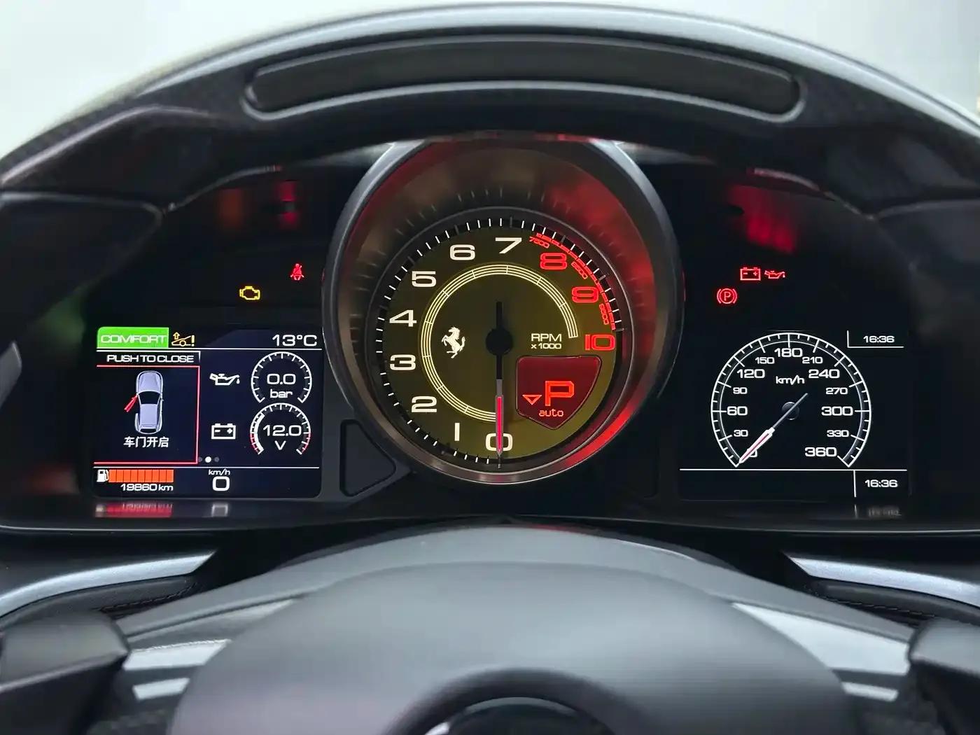 2017 GTC4Lusso 3.9T V8 — миниатюра 17