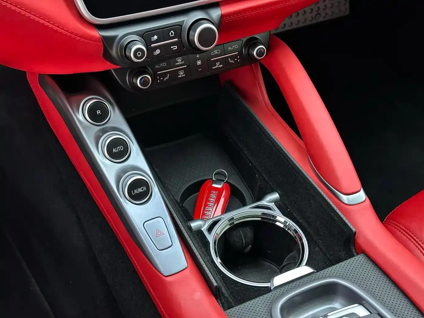 2017 GTC4Lusso 3.9T V8 — миниатюра 19