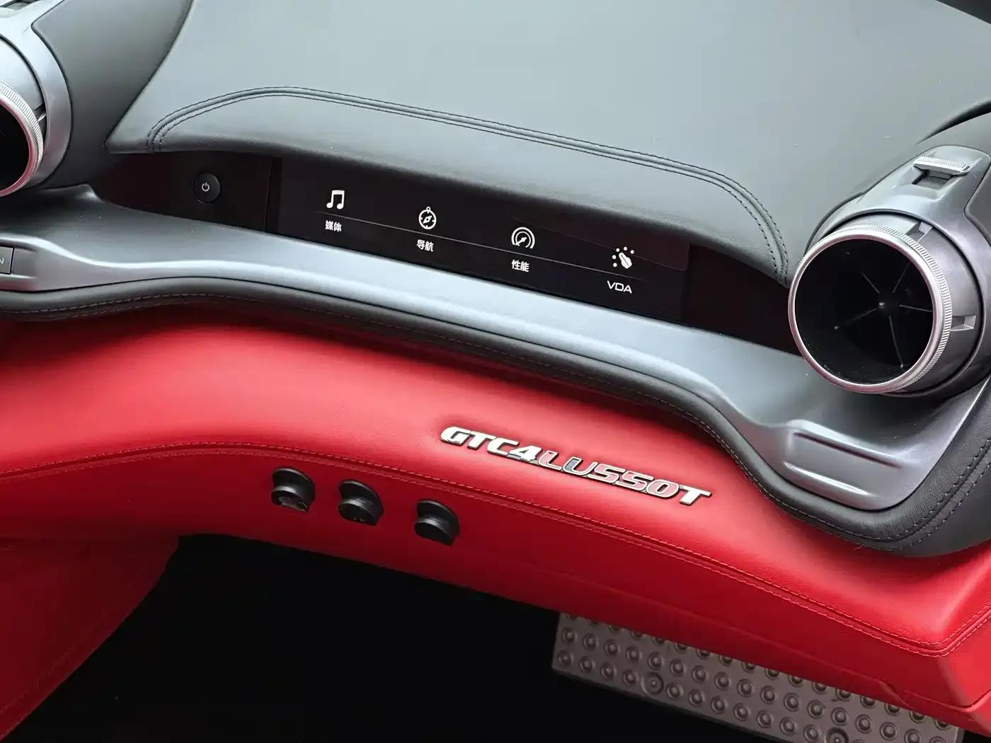 2017 GTC4Lusso 3.9T V8 — миниатюра 24