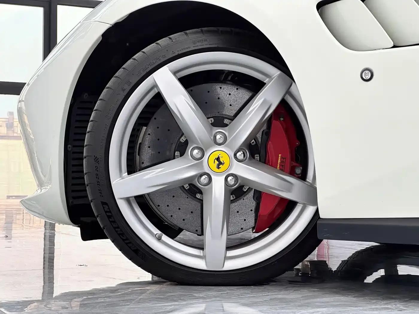 2017 GTC4Lusso 3.9T V8 — миниатюра 8