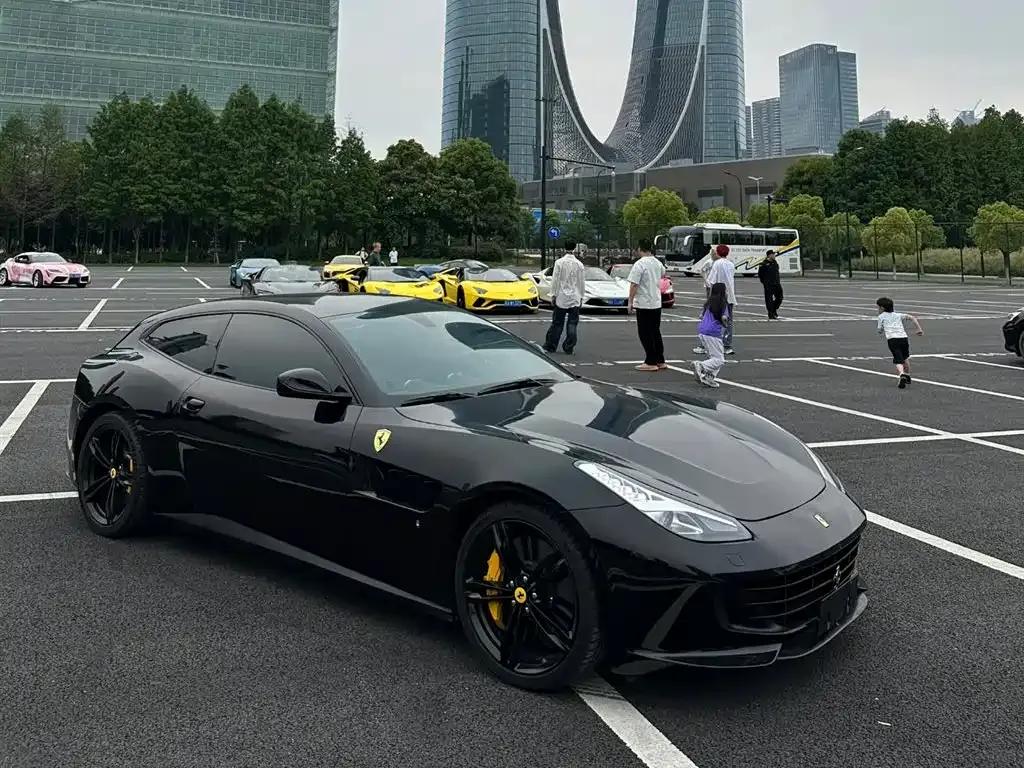 2017 GTC4Lusso 3.9T V8 — миниатюра 2
