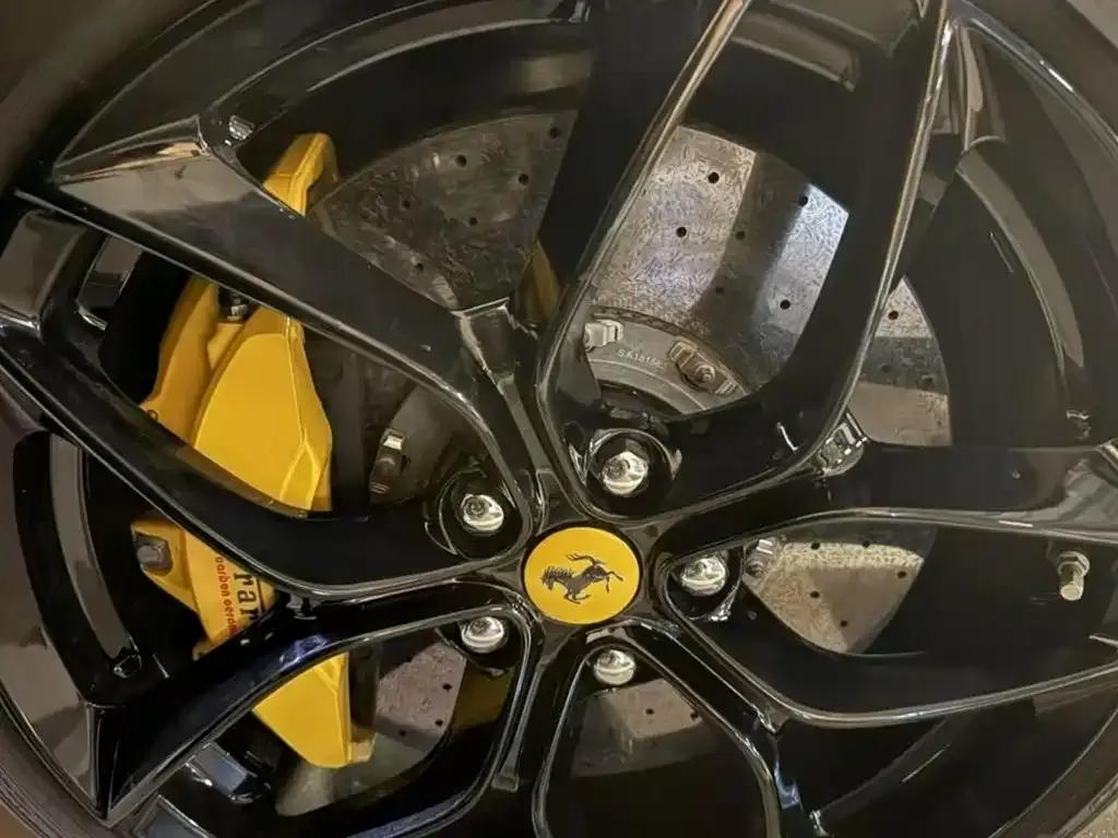2017 GTC4Lusso 3.9T V8 — миниатюра 8