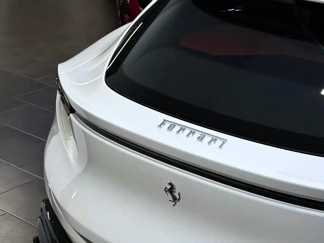 2023 Purosangue 6.5L V12 — миниатюра 6