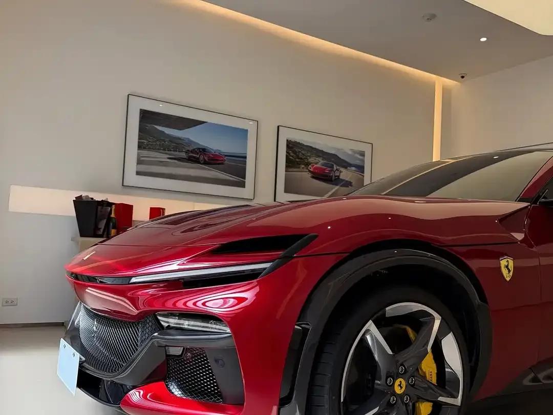 2023 Purosangue 6.5L V12 — миниатюра 8