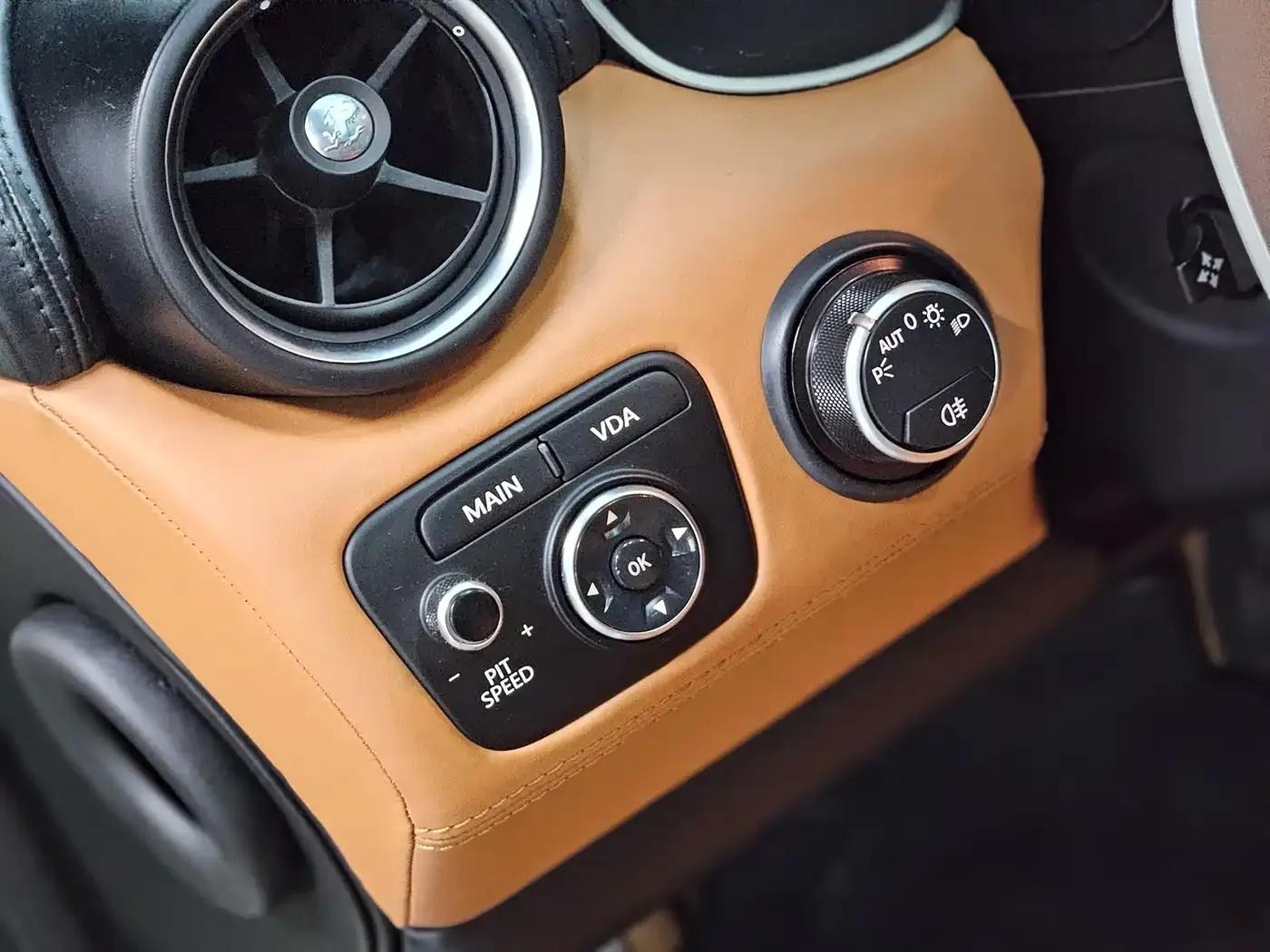 Ferrari FF 2012 6.3L V12 — миниатюра 16
