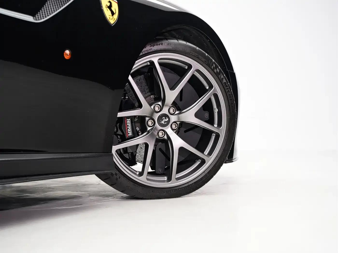 Ferrari 599 2011 GTO — миниатюра 12