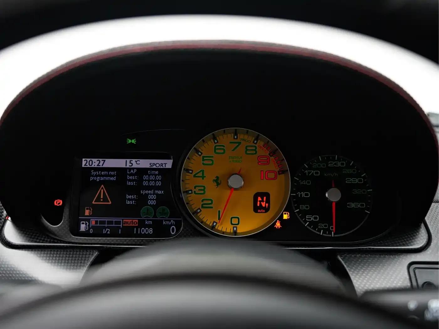 Ferrari 599 2011 GTO — миниатюра 13