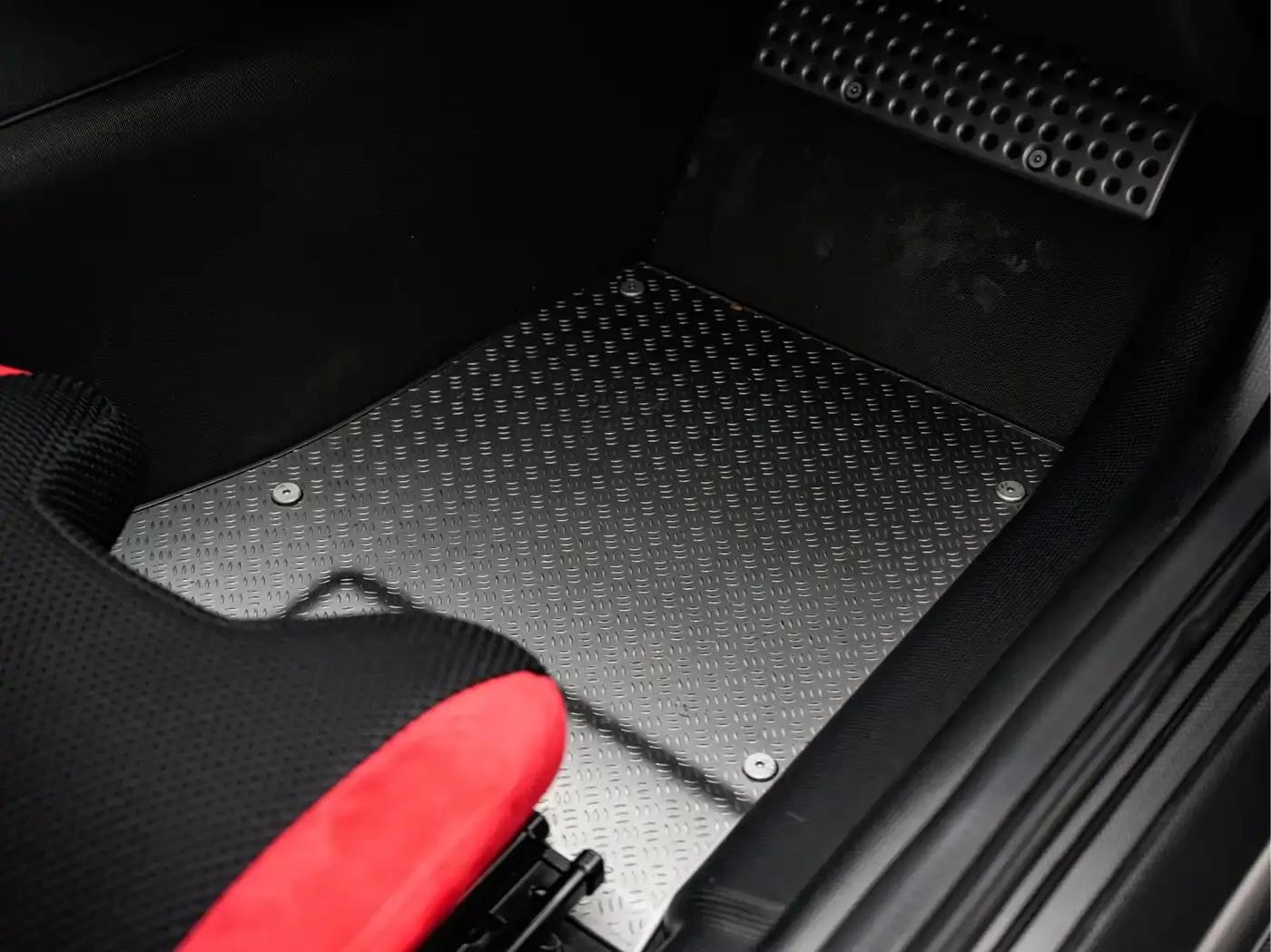 Ferrari 599 2011 GTO — миниатюра 27
