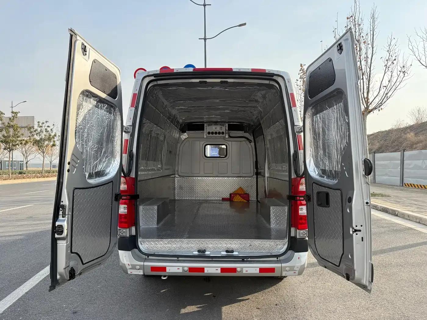Tuano Barley 2024 Model 2.0T Manual Extended Wheelbase High Roof Single Rear Tire 3 Seats — миниатюра 12