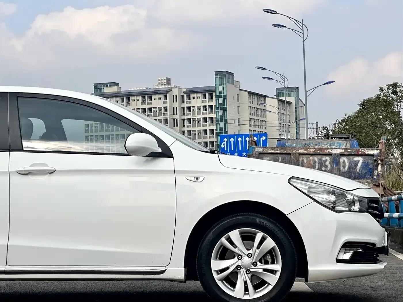 Trumpchi GA3S Vision 2014 1.6L Automatic Luxury ESP Edition — миниатюра 18