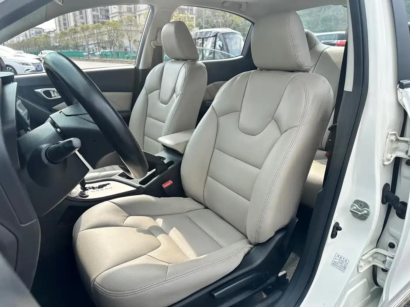 Trumpchi GA3S Vision 2014 1.6L Automatic Luxury ESP Edition — миниатюра 23