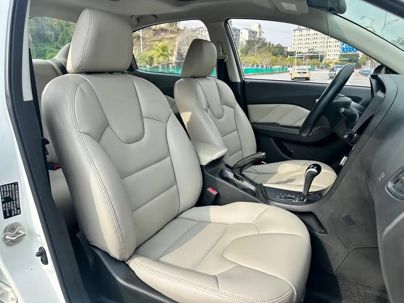 Trumpchi GA3S Vision 2014 1.6L Automatic Luxury ESP Edition — миниатюра 24
