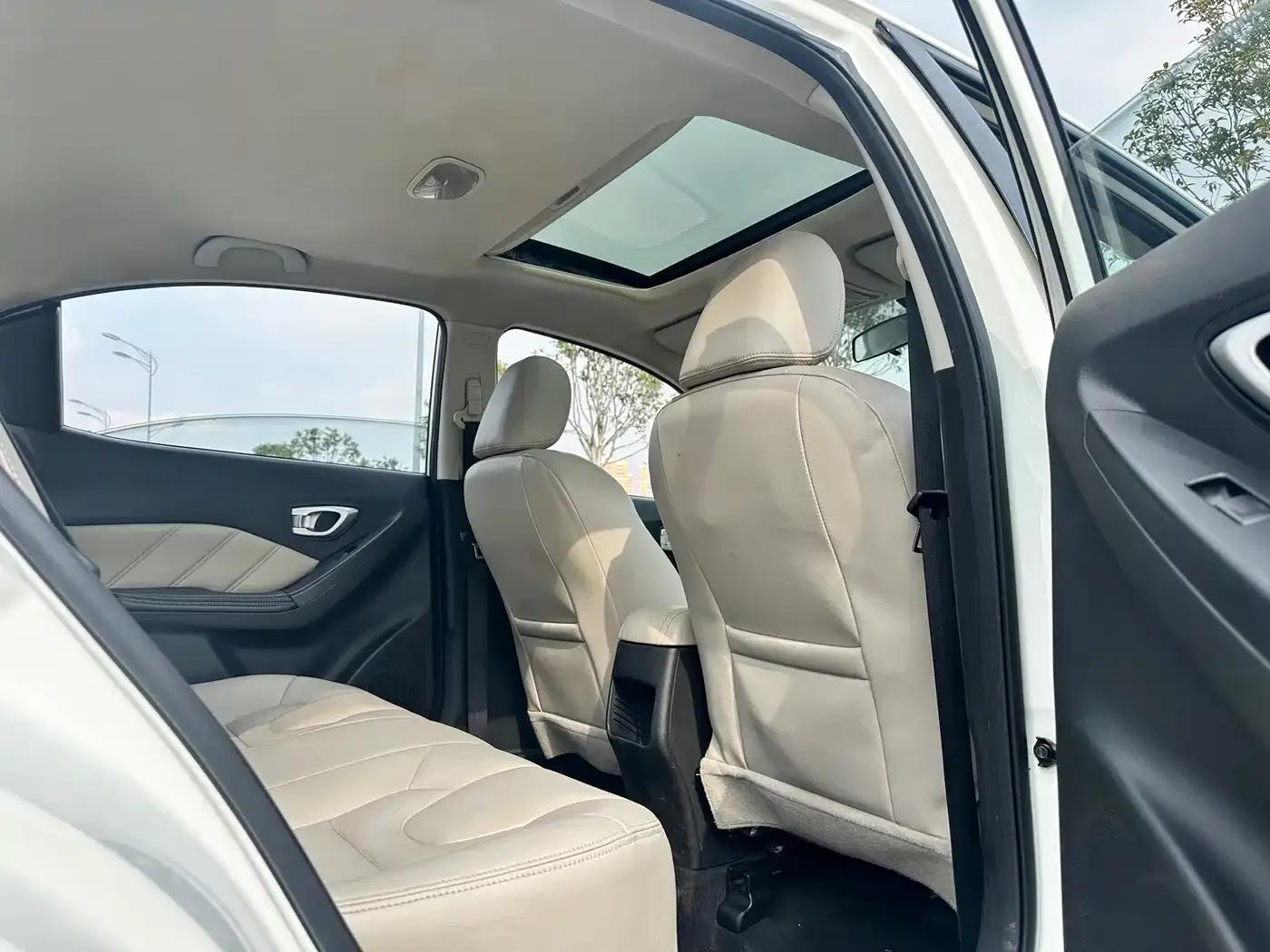 Trumpchi GA3S Vision 2014 1.6L Automatic Luxury ESP Edition — миниатюра 28