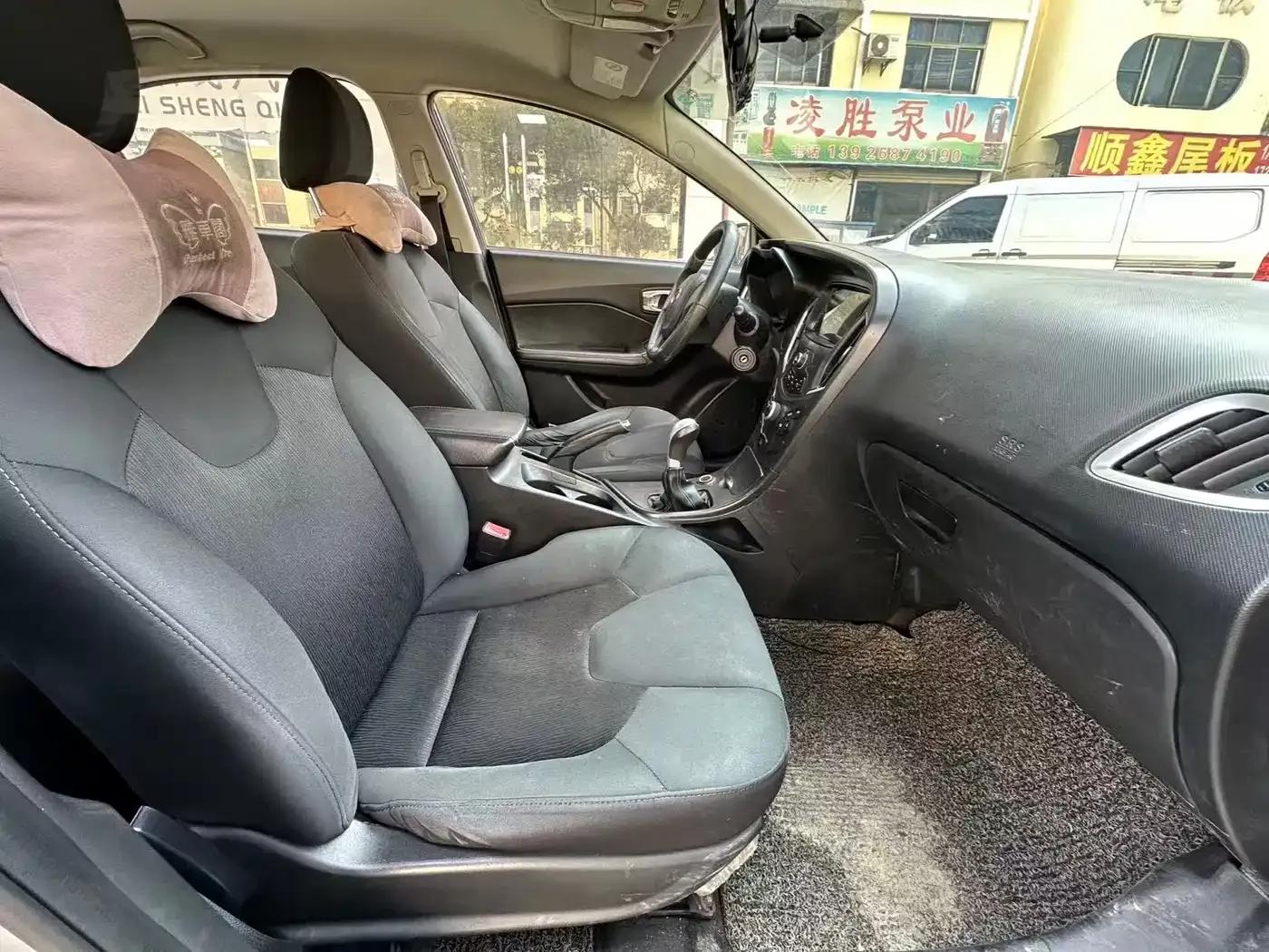 Trumpchi GA3 2013 1.6L Manual Elite Edition — миниатюра 8