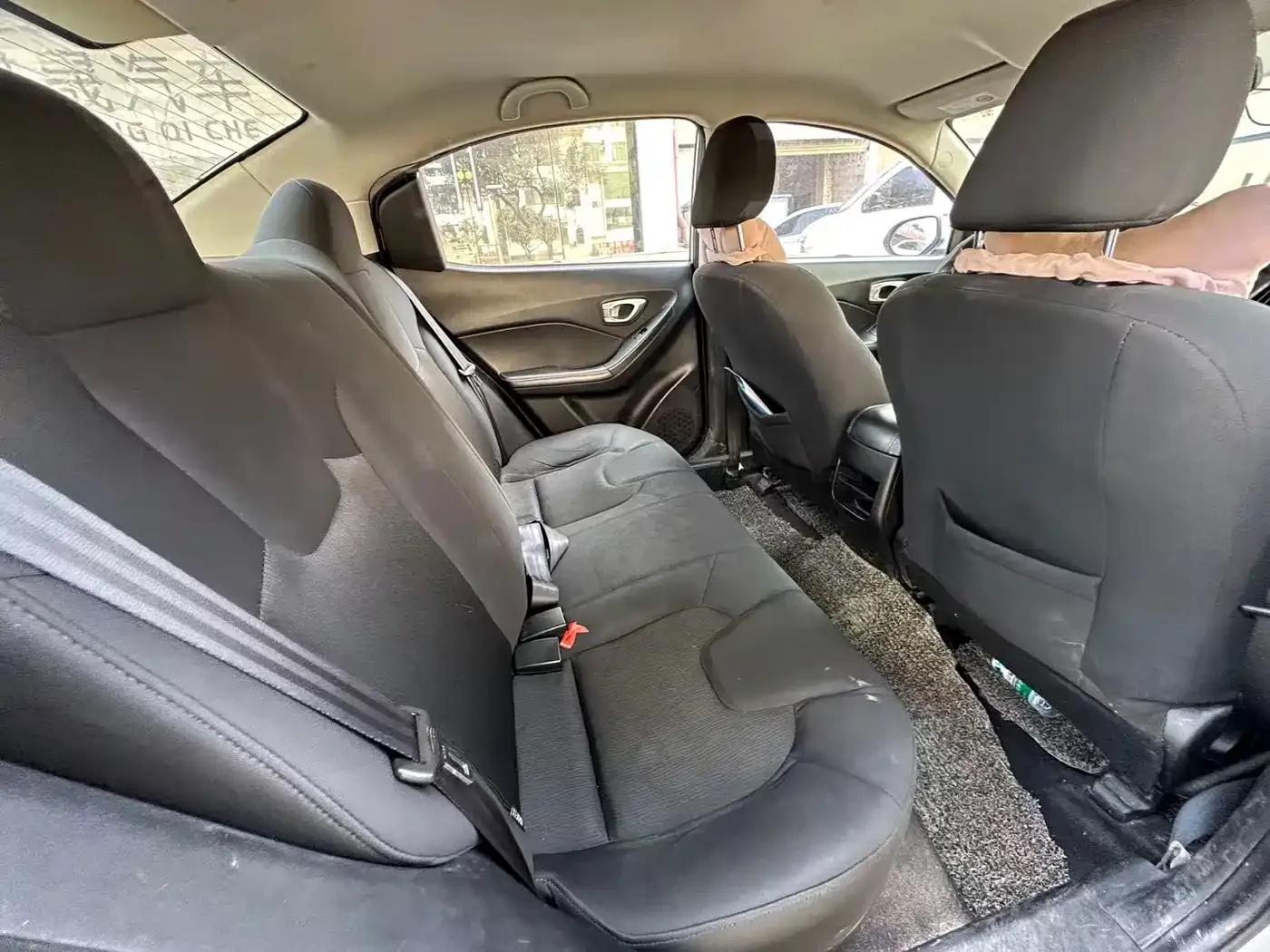 Trumpchi GA3 2013 1.6L Manual Elite Edition — миниатюра 9