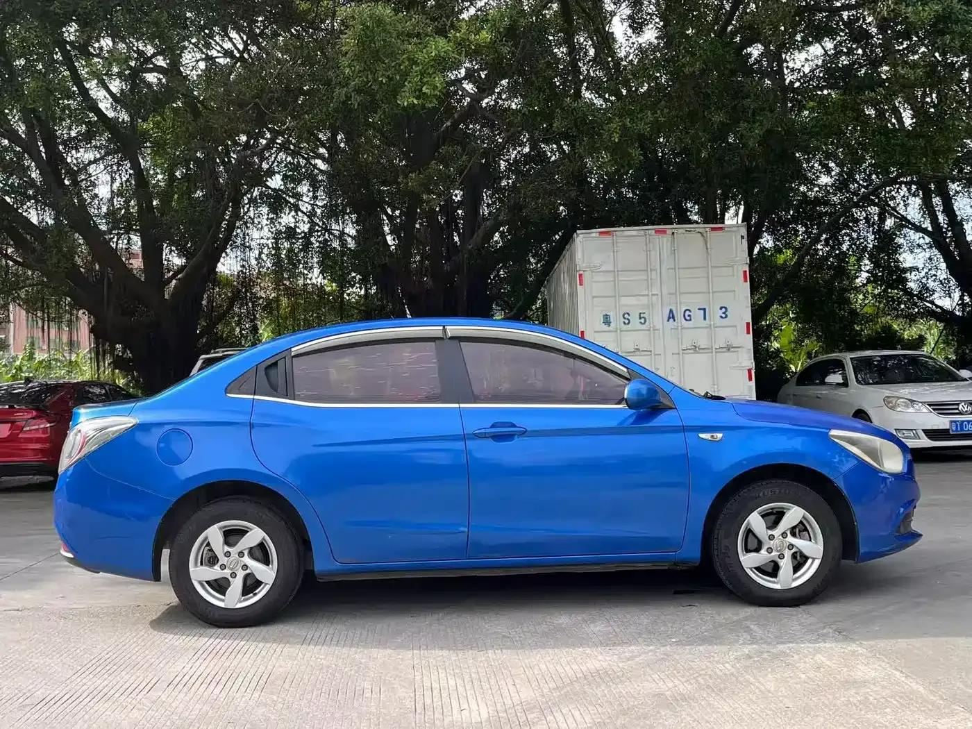 Trumpchi GA3 2013 1.6L Manual Deluxe Edition — миниатюра 4