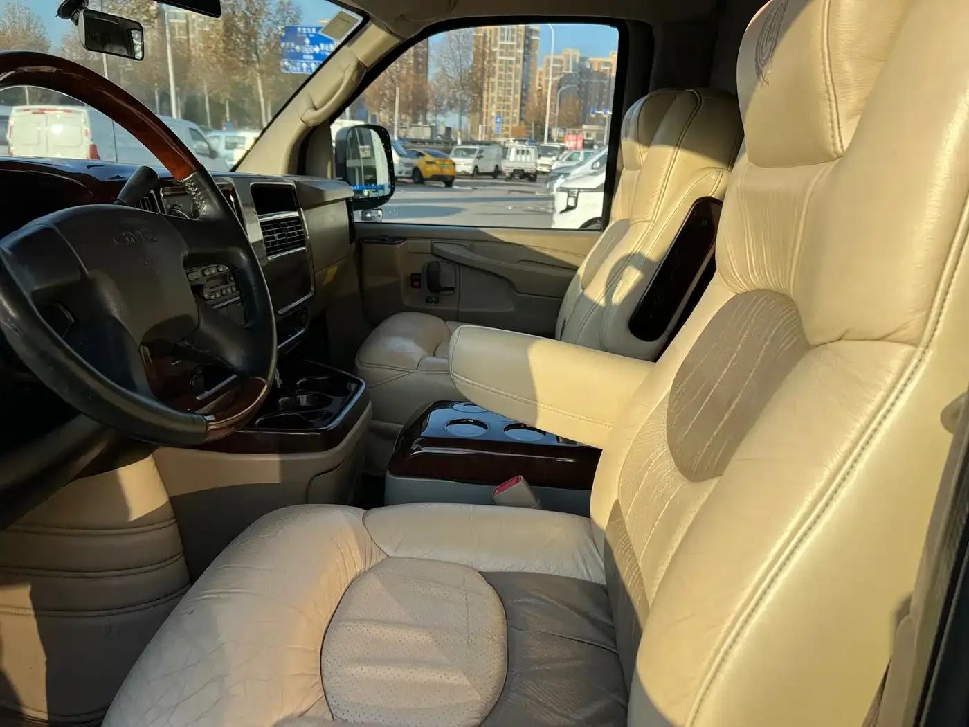 2005 SAVANA 6.0L Automatic — миниатюра 5