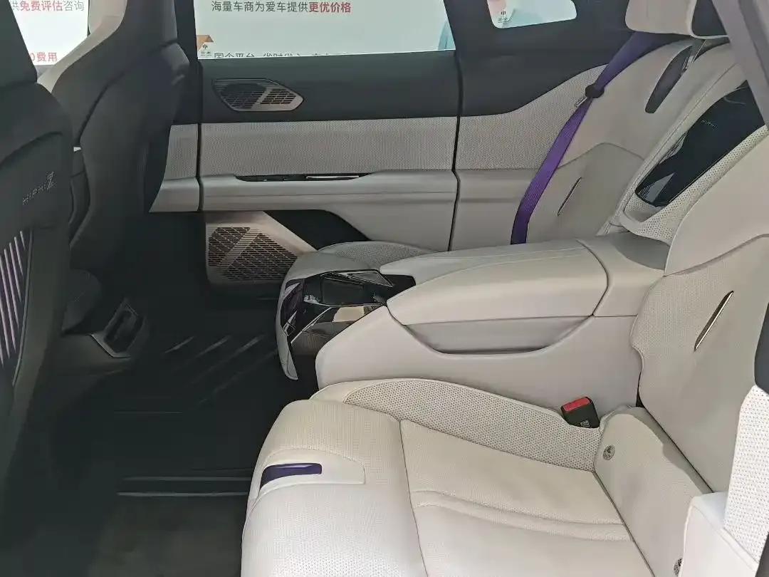 HiPhi Z 2023 City Edition (4-seater) — миниатюра 8