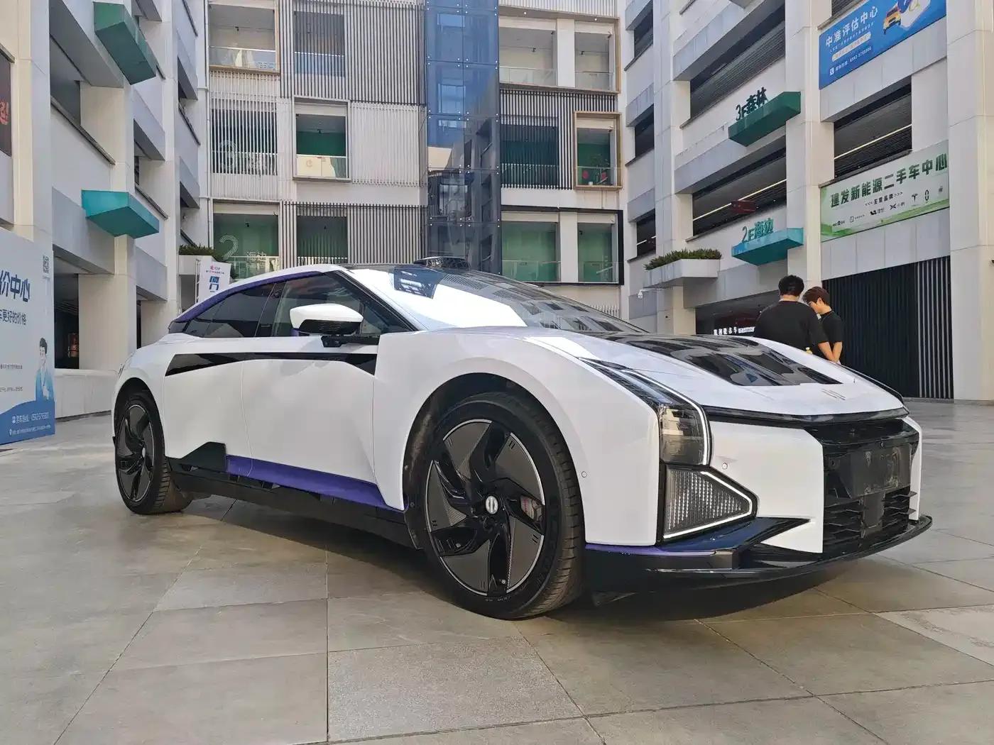 HiPhi Z 2023 Five-Seat Version — миниатюра 3