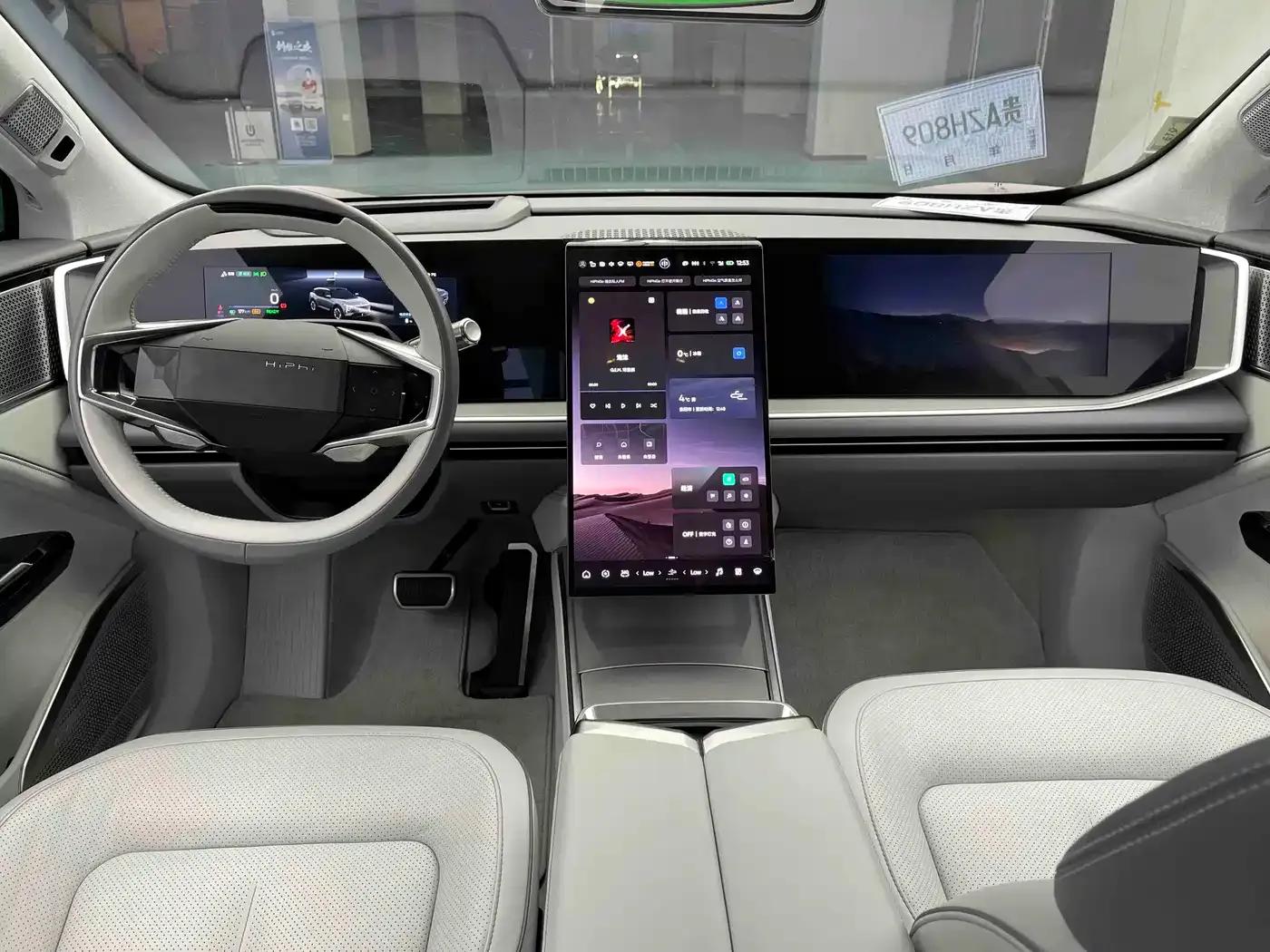 HiPhi Y 2023 560km Elite Edition — миниатюра 6