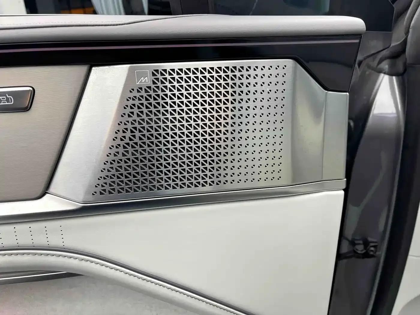 HiPhi Y 2023 560km Elite Edition — миниатюра 9