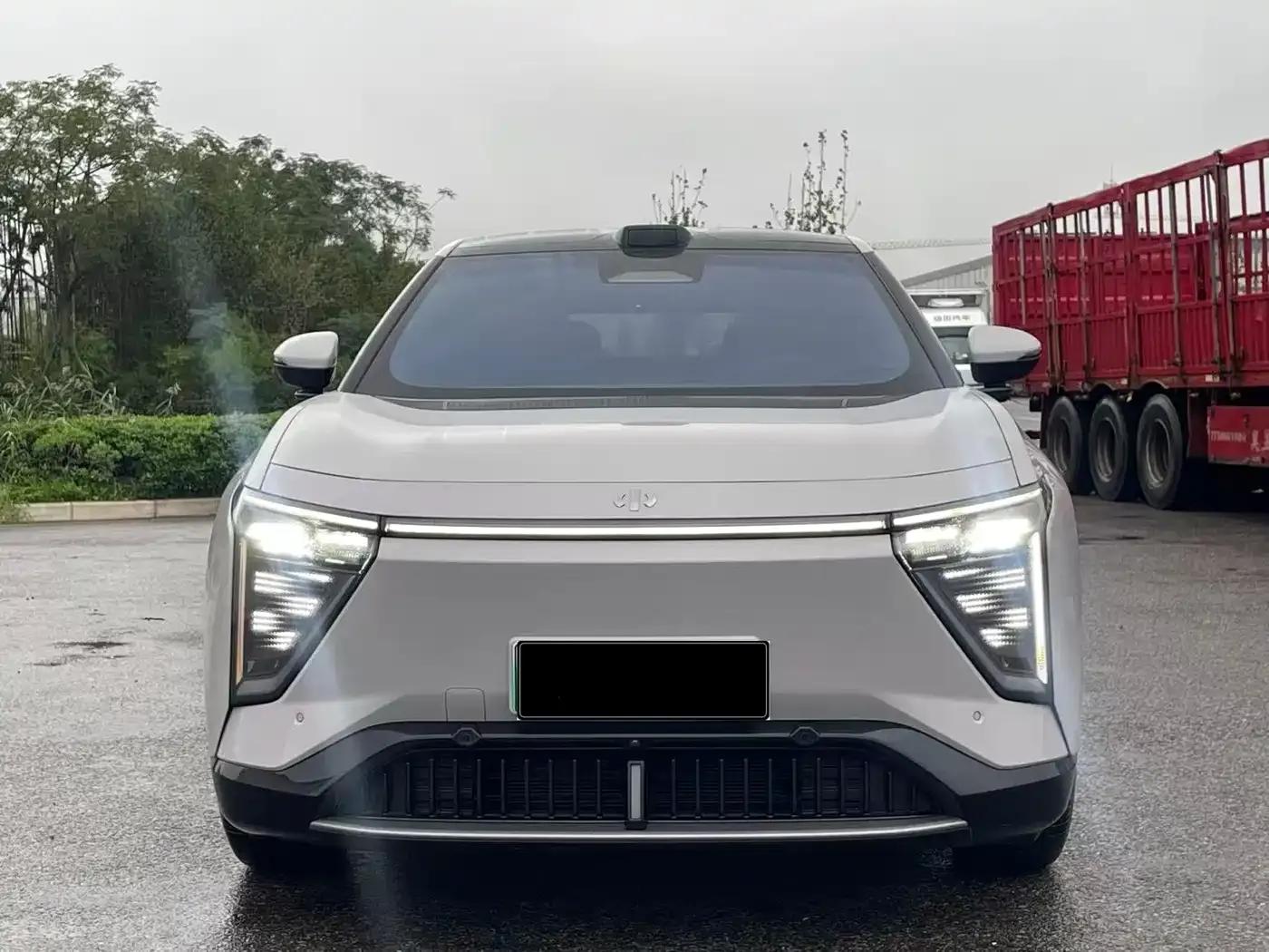 HiPhi Y 2023 560km Elite Edition — миниатюра 2