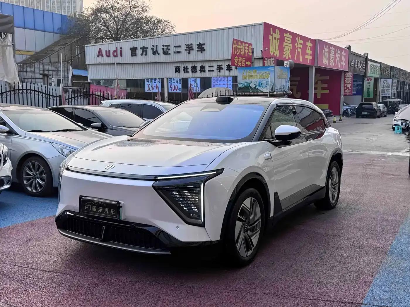 HiPhi Y 2023 560km Pioneer Edition — миниатюра 1
