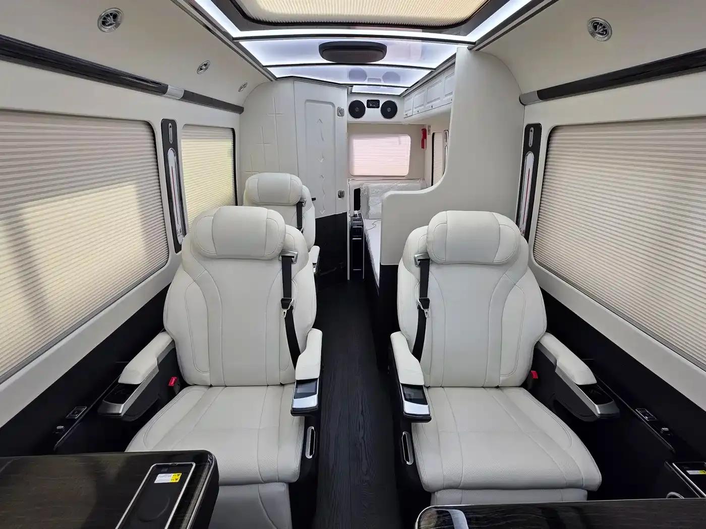 Hongqi Golden Sunflower Guoyue 2024 3.0T Flagship Edition 17-seater — миниатюра 12