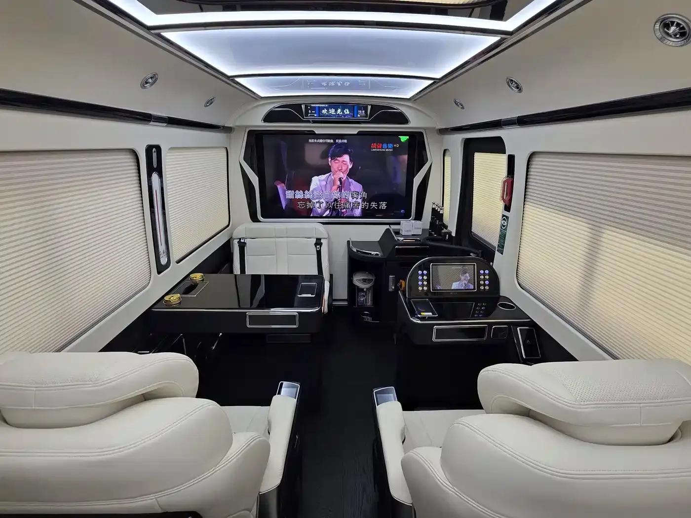 Hongqi Golden Sunflower Guoyue 2024 3.0T Flagship Edition 17-seater — миниатюра 7