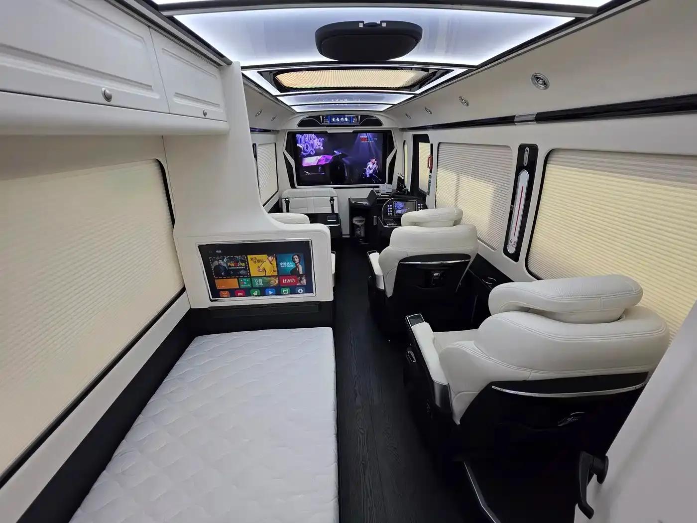 Hongqi Golden Sunflower Guoyue 2024 3.0T Flagship Edition 17-seater — миниатюра 8