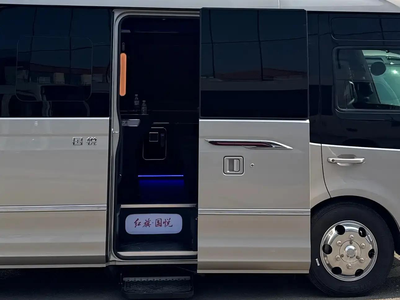 Hongqi Golden Sunflower Guoyue 2025 Model 3.0T Automatic — миниатюра 14