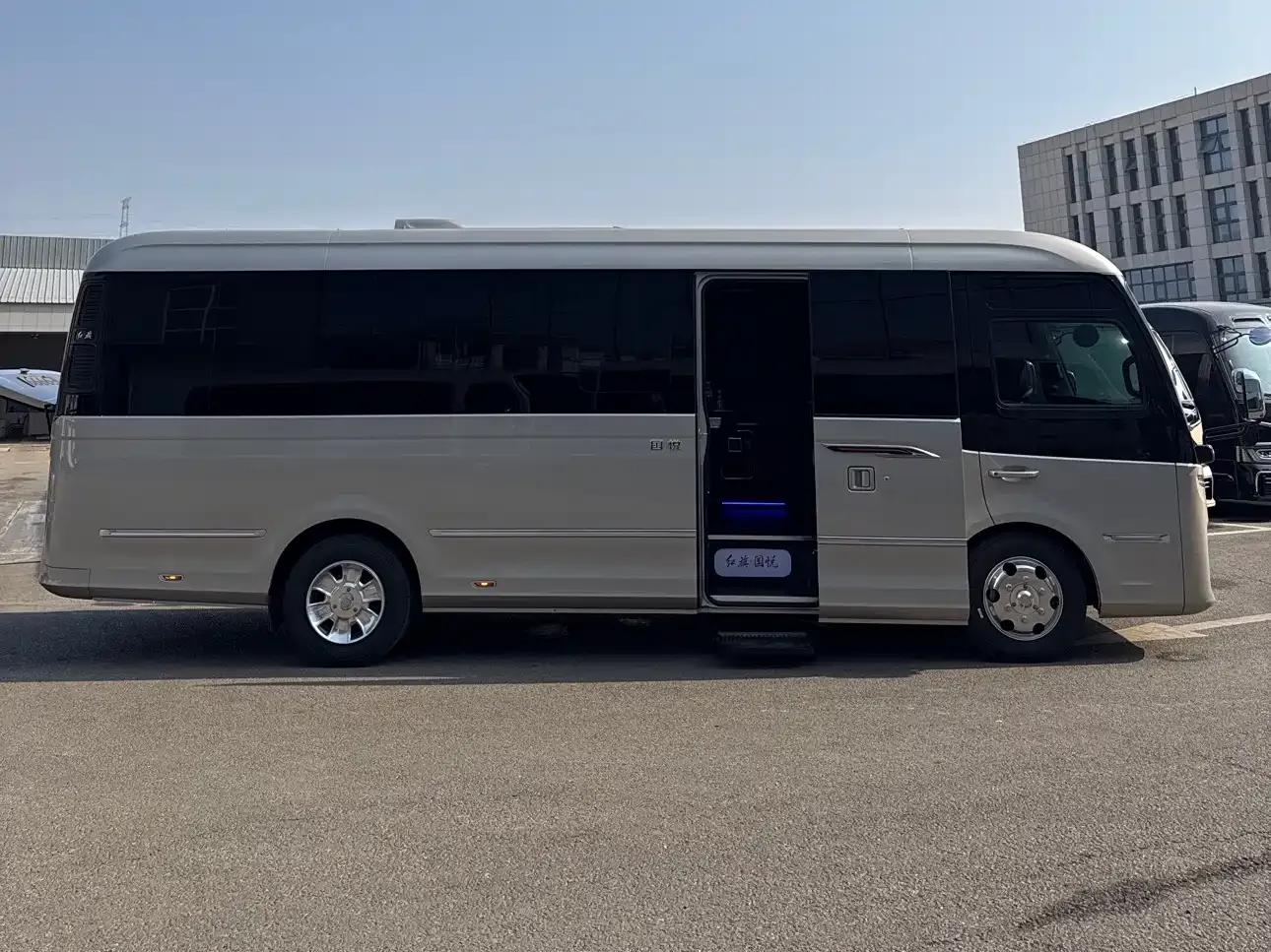 Hongqi Golden Sunflower Guoyue 2025 Model 3.0T Automatic — миниатюра 3