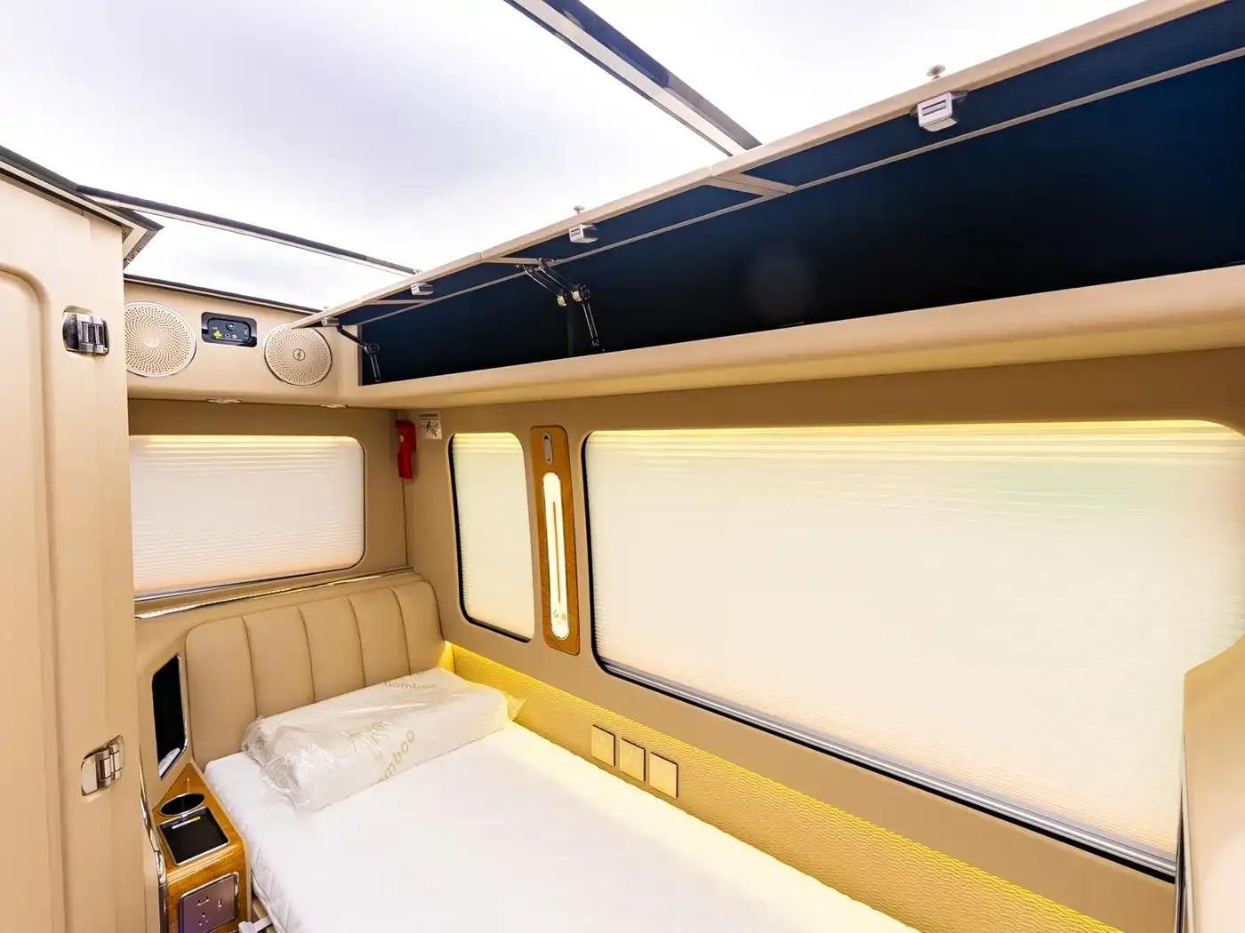 Hongqi Golden Sunflower Guoyue 2024 3.0T Luxury Edition 17-seater — миниатюра 21