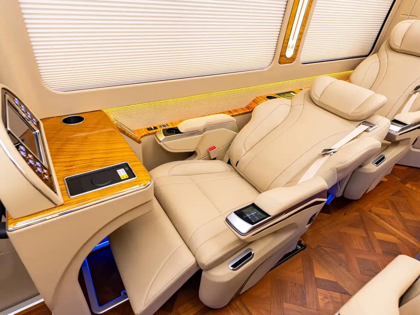 Hongqi Golden Sunflower Guoyue 2024 3.0T Luxury Edition 17-seater — миниатюра 29