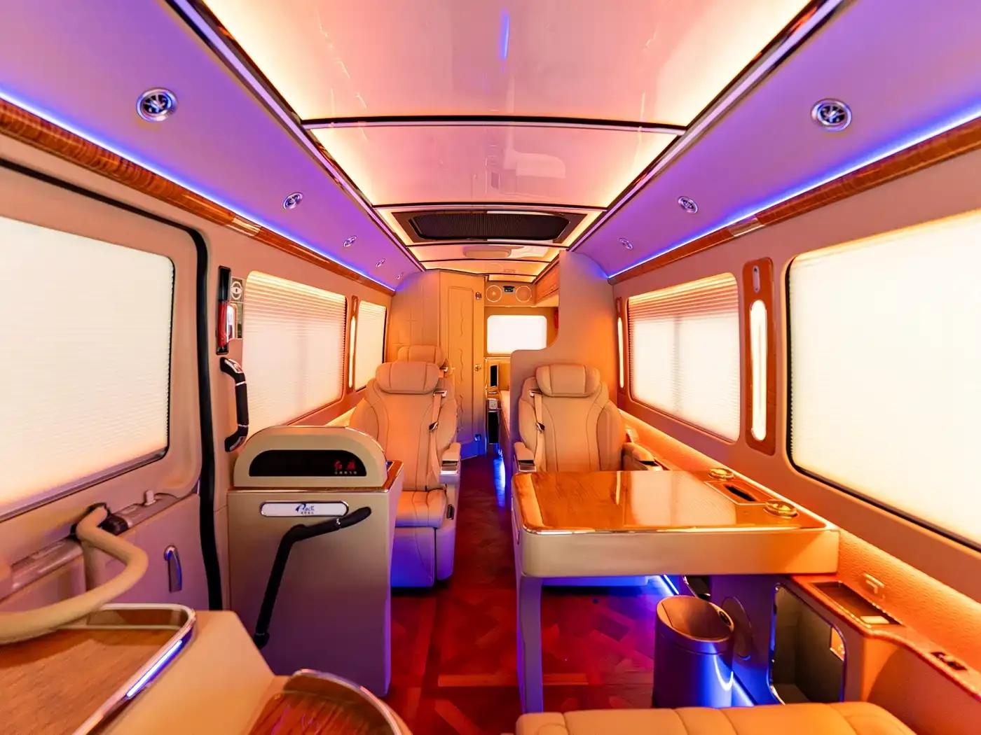Hongqi Golden Sunflower Guoyue 2024 3.0T Luxury Edition 17-seater — миниатюра 8