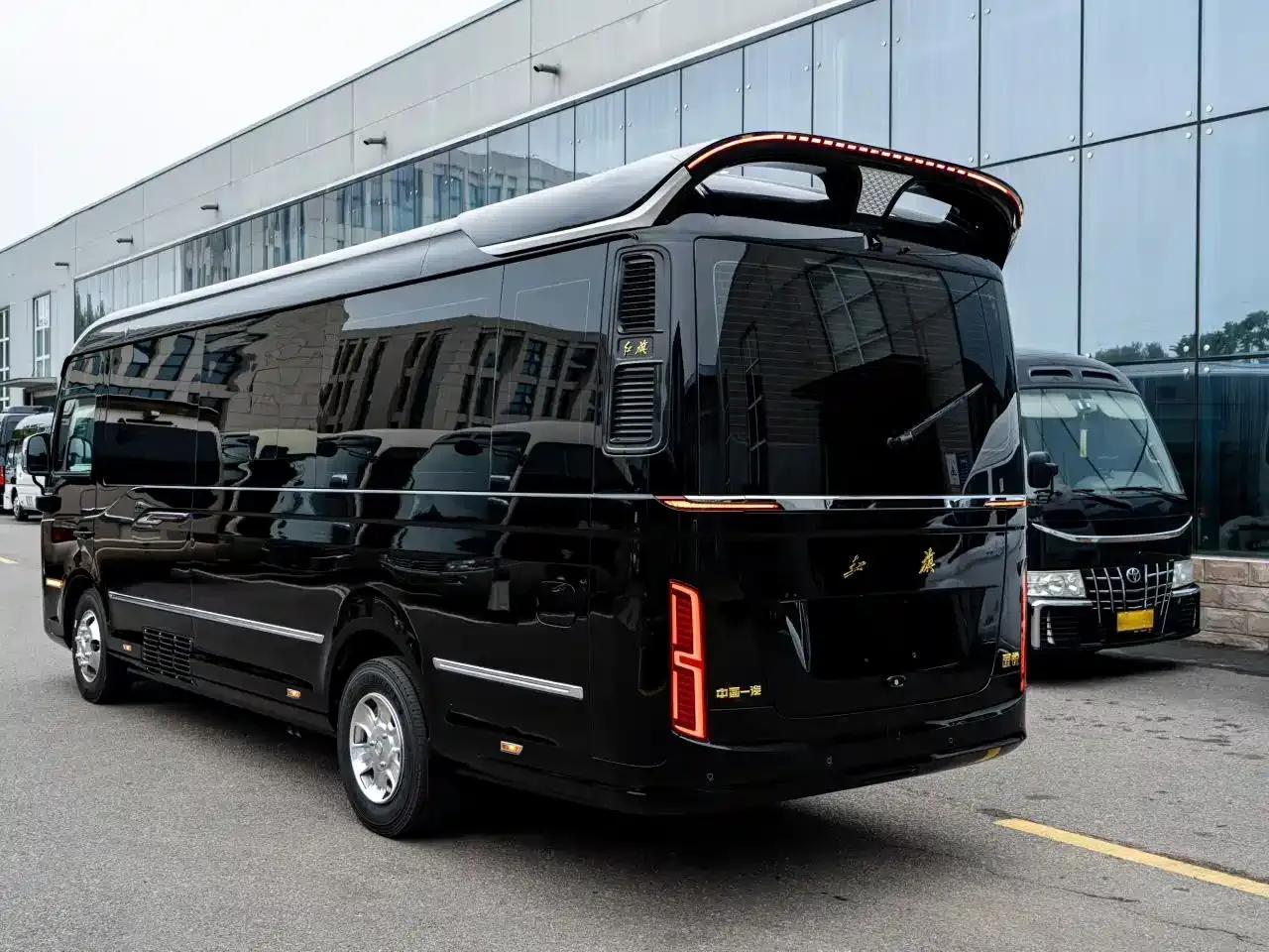 Hongqi Guoyue 2024 3.0T Flagship Edition 17-seater — миниатюра 2