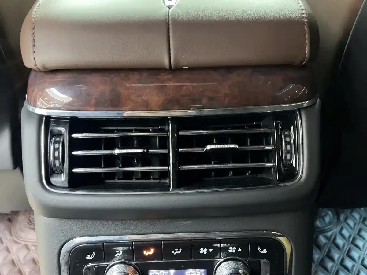 Hongqi Golden Sunflower National Glory 2022 4.0T Elegant Flagship Edition 6-seater — миниатюра 13