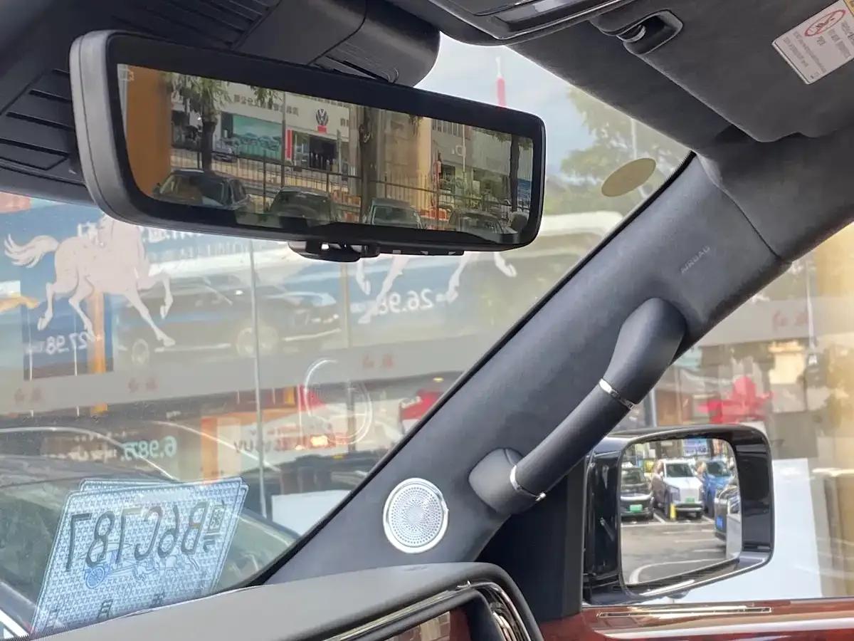 Hongqi Golden Sunflower National Glory 2022 4.0T Premium Flagship Edition 4-seater — миниатюра 12