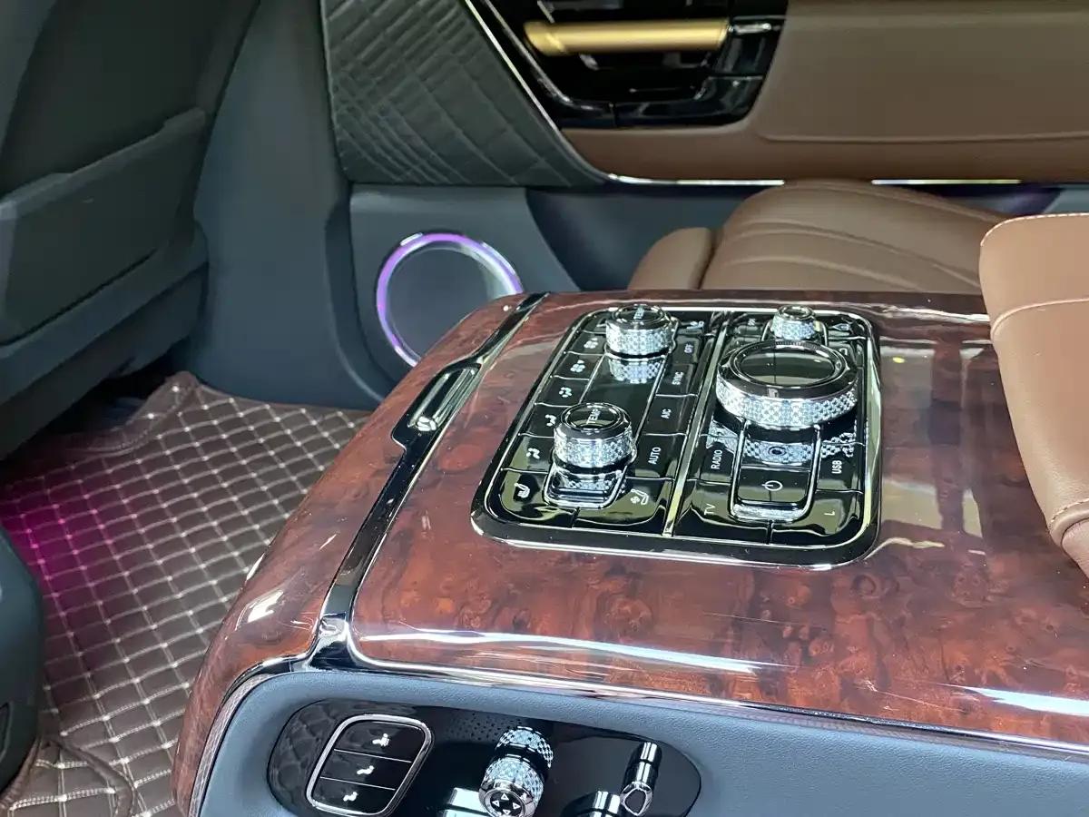 Hongqi Golden Sunflower National Glory 2022 4.0T Premium Flagship Edition 4-seater — миниатюра 16