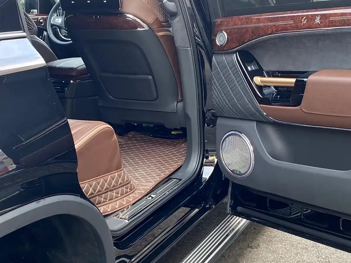 Hongqi Golden Sunflower National Glory 2022 4.0T Premium Flagship Edition 4-seater — миниатюра 19