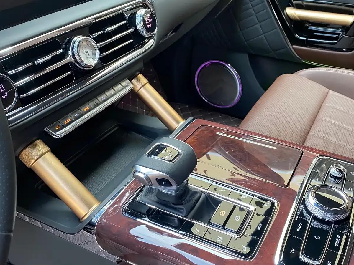 Hongqi Golden Sunflower National Glory 2022 4.0T Premium Flagship Edition 4-seater — миниатюра 10