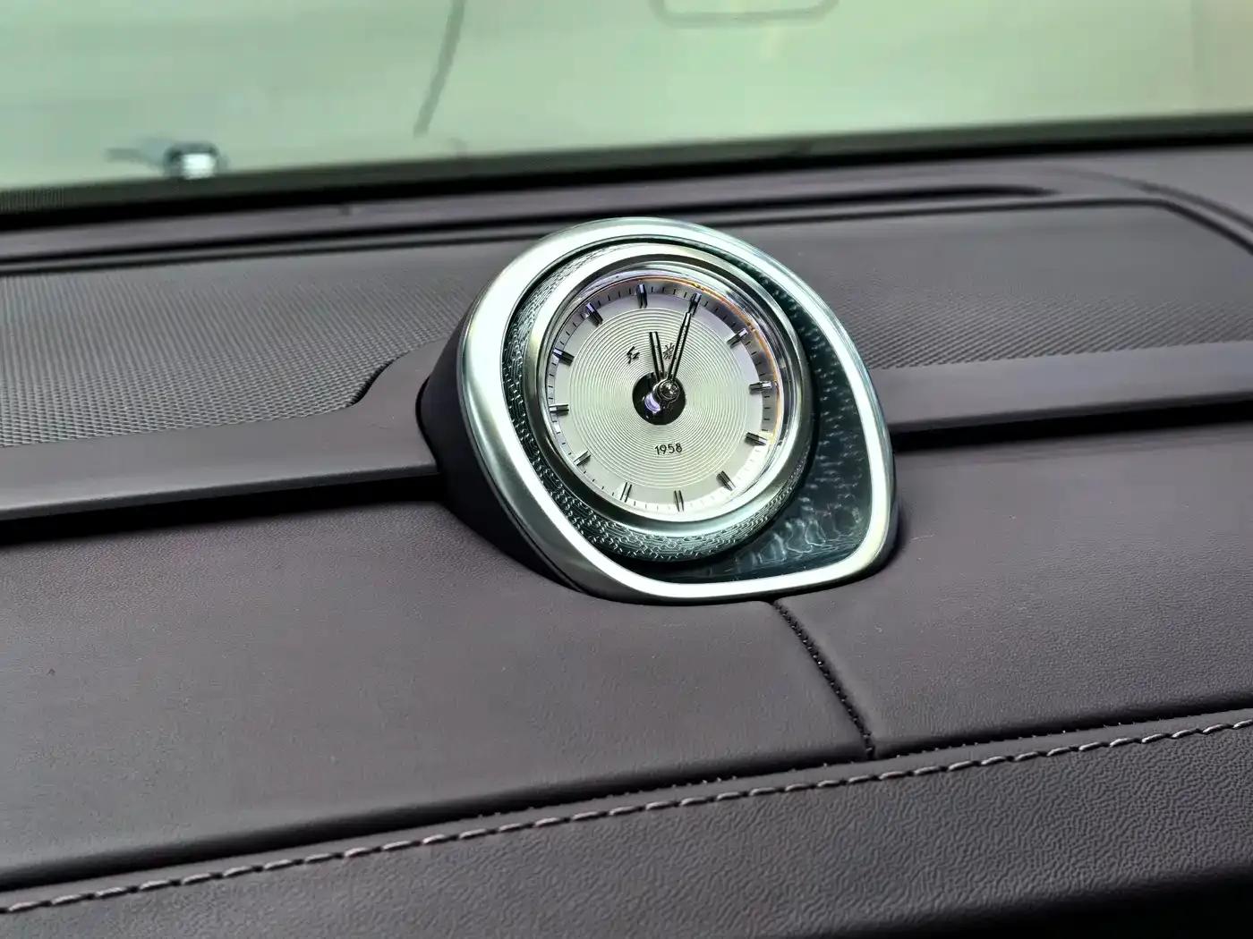 Hongqi Golden Sunflower Elegant 2024 Model 4.0T V8 — миниатюра 14
