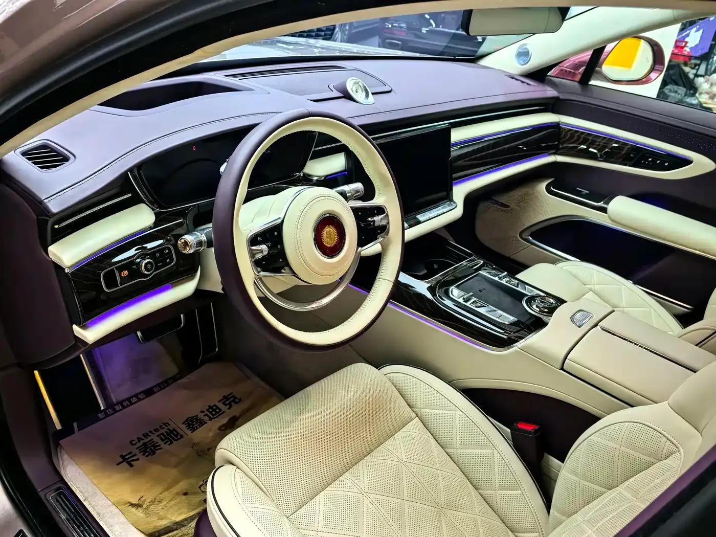 Hongqi Golden Sunflower Elegant 2024 Model 4.0T V8 — миниатюра 6