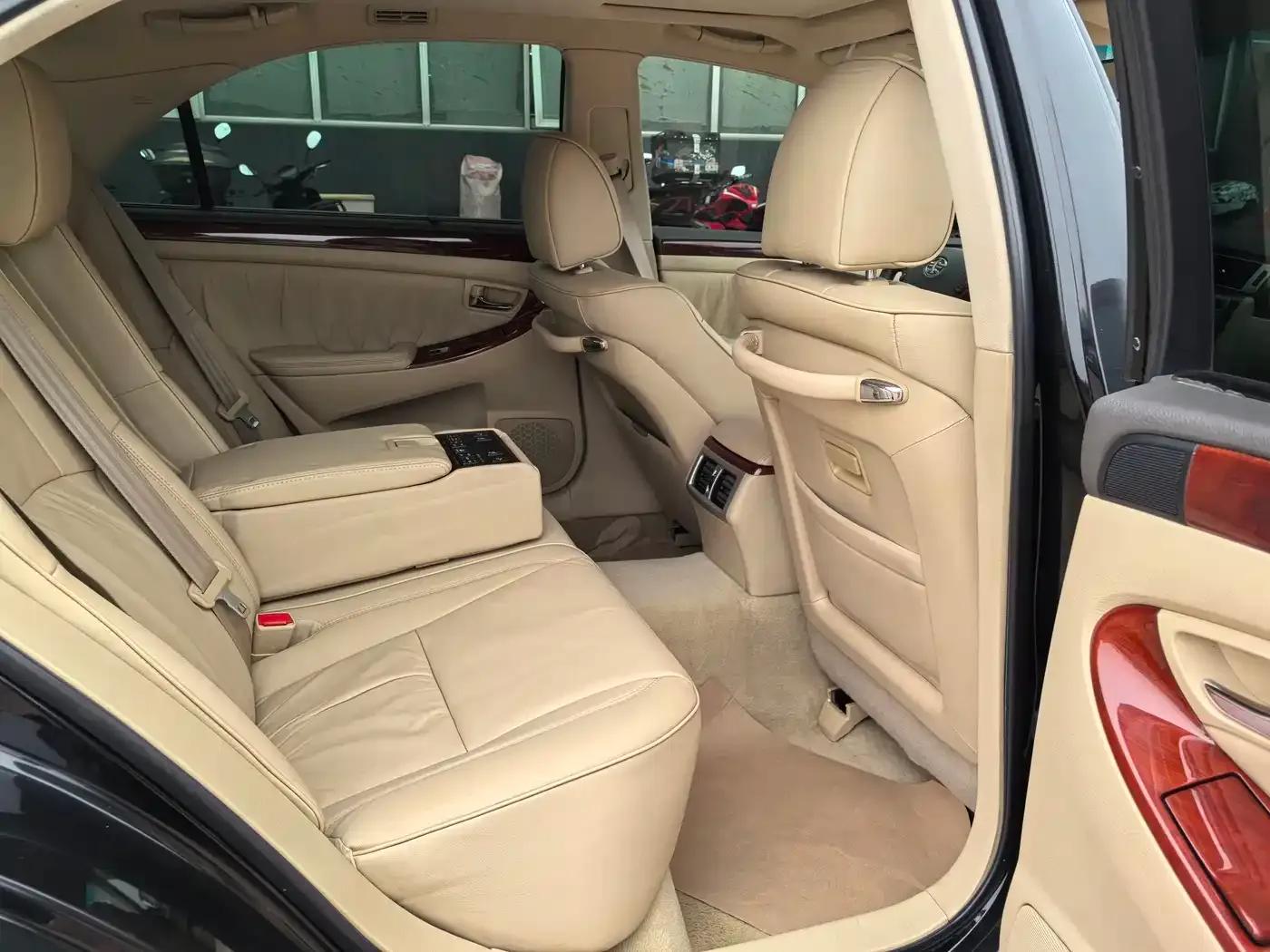 Hongqi Shengshi 2007 HQ300 Government Edition — миниатюра 8